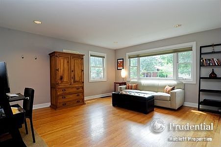 2nd image of 931 Woodward Ave