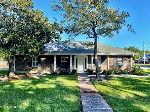 7332 Anela Dr, Diamondhead, MS 39525