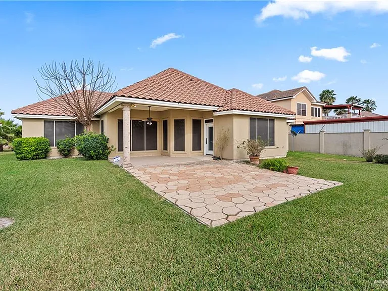 3514 Los Lagos Dr — Photo 24