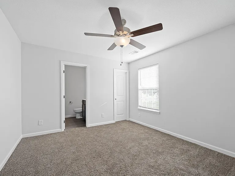 401 Victory Rd — Photo 83