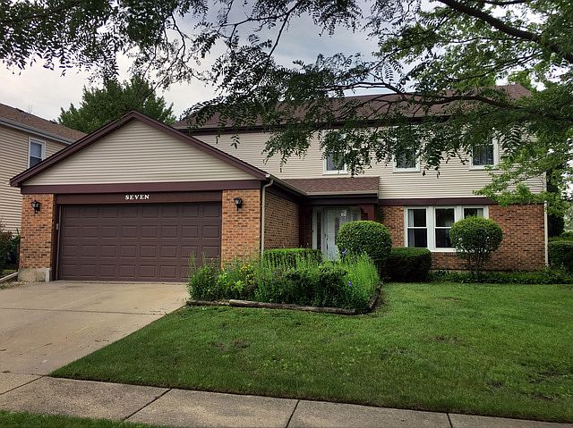 1st image of 7 E Fox Hill Dr