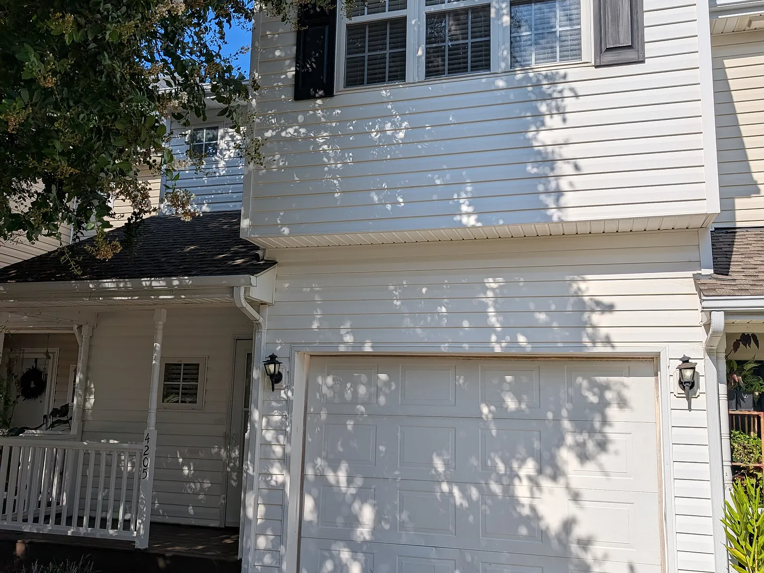 3 bed, 2.5 bath, 1399 sqft, $1,900 — Photo 1