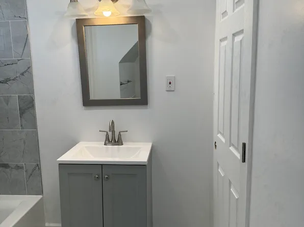 458 Ridgefield Ave #458, Bridgeport, CT 06610