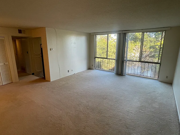 1040 El Camino Real #205 — Photo 2