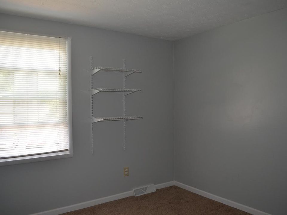 2nd image of 1806 Higby Dr #A