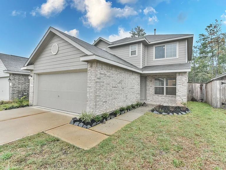 3707 Solanum Dr — Photo 2