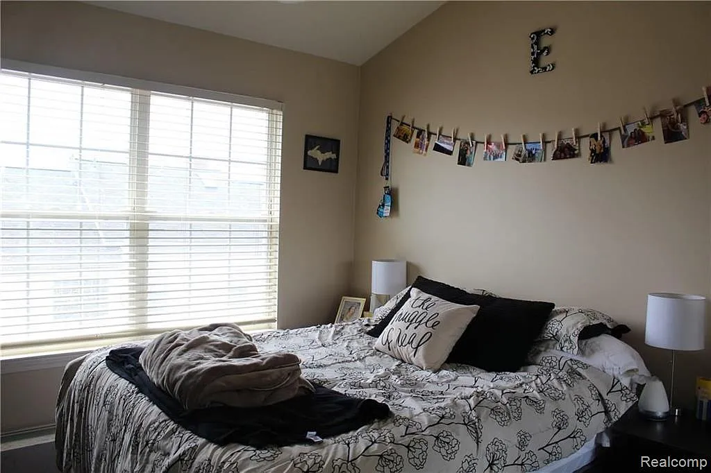 2 bed, 2.0 bath, 1180 sqft, $2,650 — Photo 4