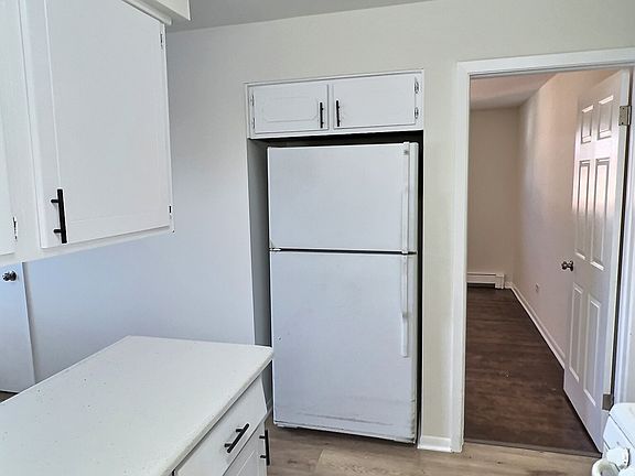 5th image of 348 Luella Ave #2