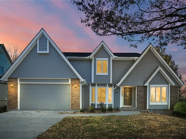 1016 SE Bordner Dr, Lees Summit, MO 64081