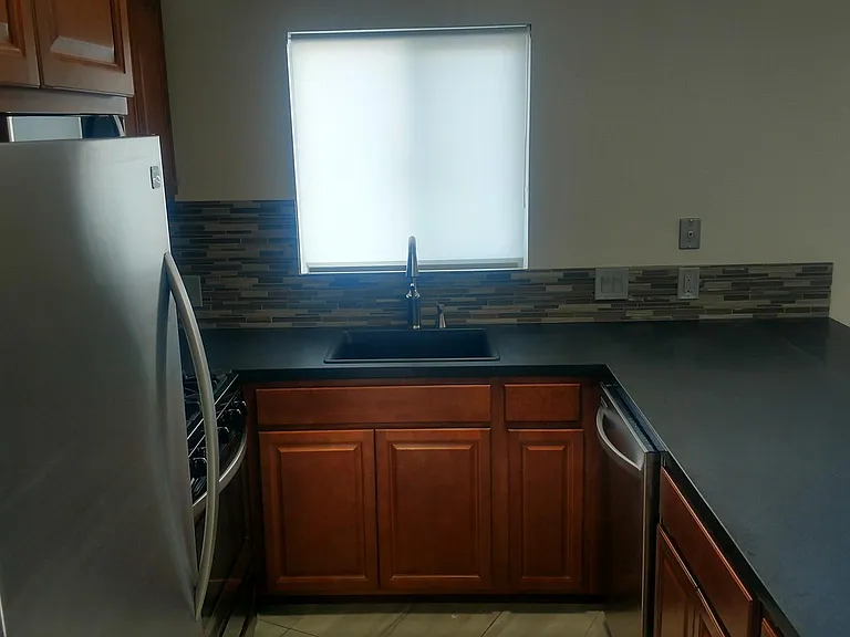 718 Park St #D — Photo 4