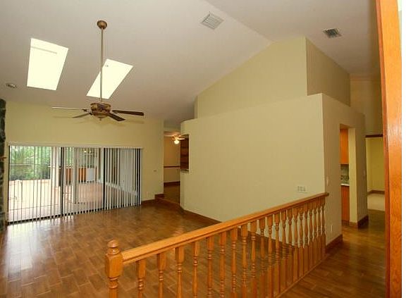 4th image of 838 Centerwood Dr