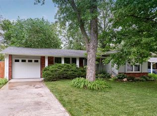 12485 Dawn Hill Dr, Maryland Heights, MO 63043