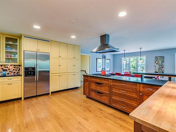 4th image of 2124 Barton Hills Dr