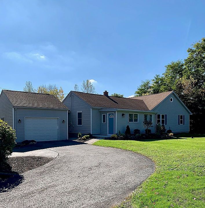 MOVE IN READY 1,915 sq. ft. 