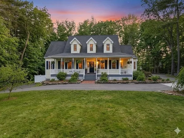 14 Salisbury St, Grafton, MA 01519