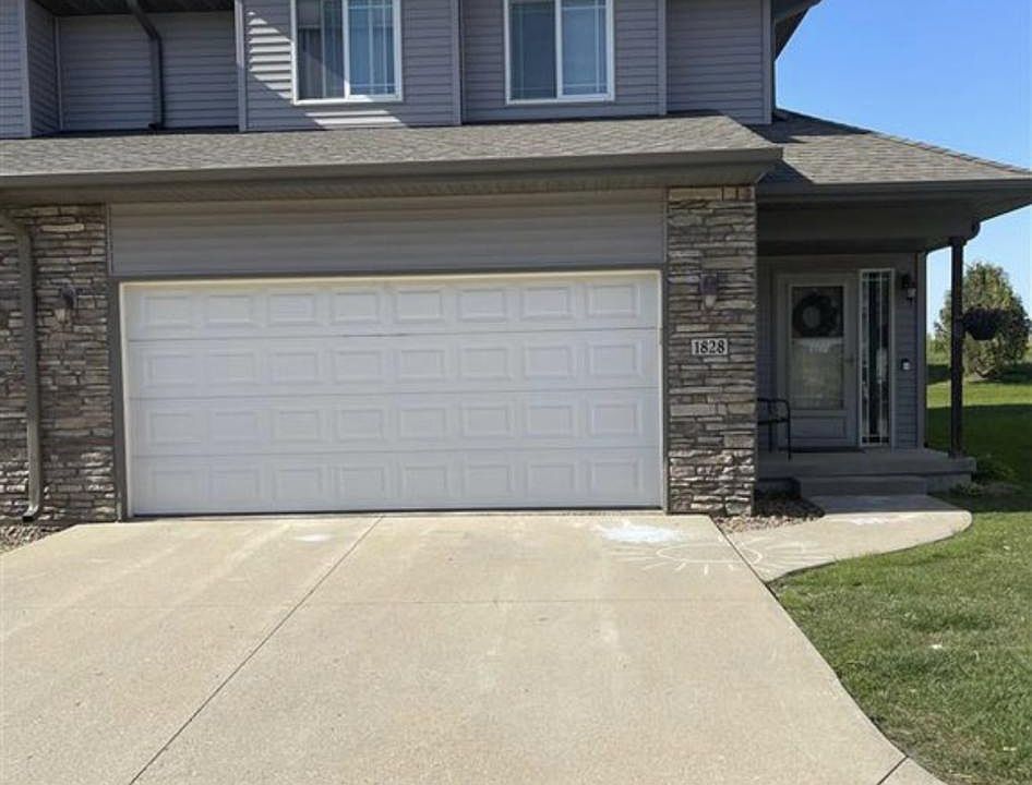 1st image of 1828 Goose Lake Cir