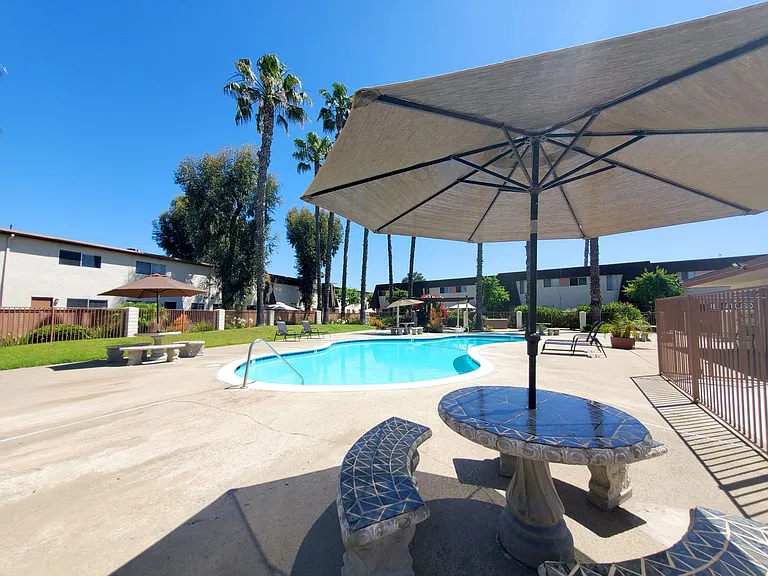 Paseo Del Prado Apartments! — Photo 22
