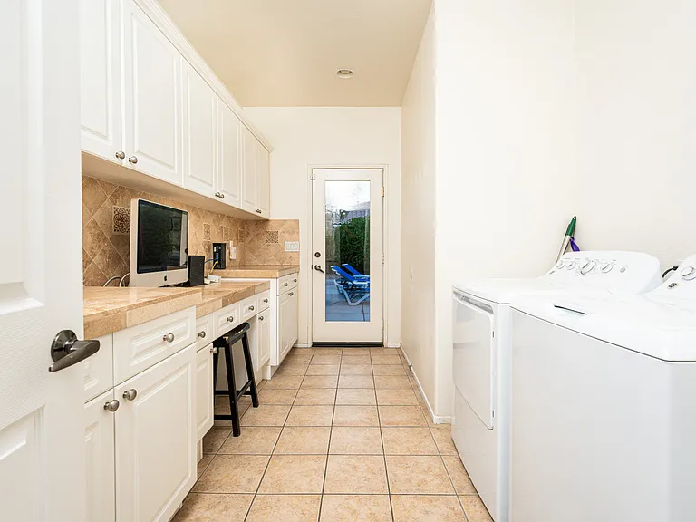 83328 Wagon Rd — Photo 12