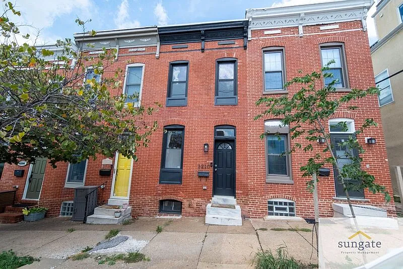 2 bed, 2.5 bath, 1345 sqft, $2,200 — Photo 1