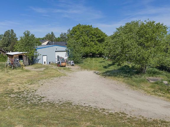 3rd image of 2875 N Maple Grove Rd