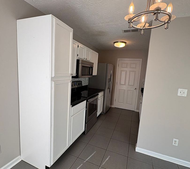 1st image of 120 River Run Ct