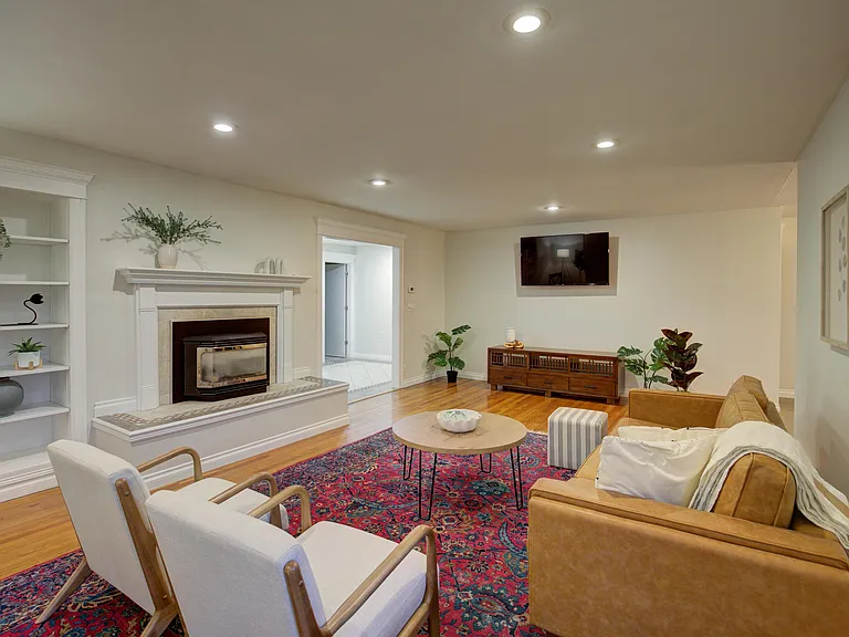 1740 Bel Aire Ave — Photo 13