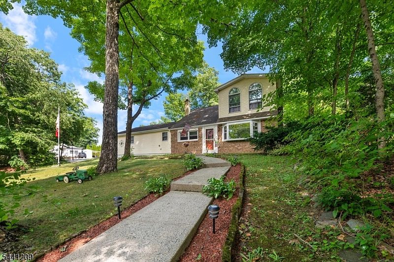 1st image of 25 Belford Dr