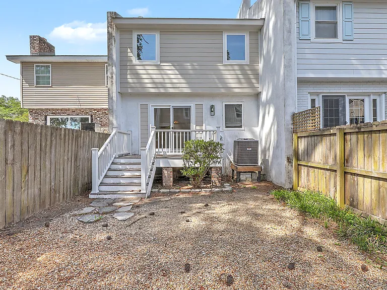 958 Myrtle Ct — Photo 20
