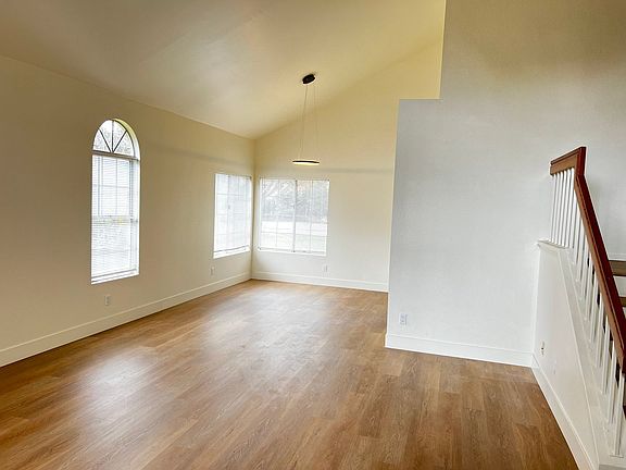 3rd image of 1001 Tanford Ln