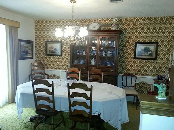 2nd image of 3009 Abby Ln