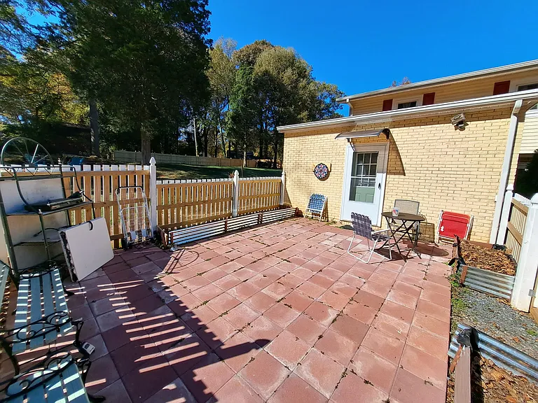 6401 Teague Ln — Photo 10