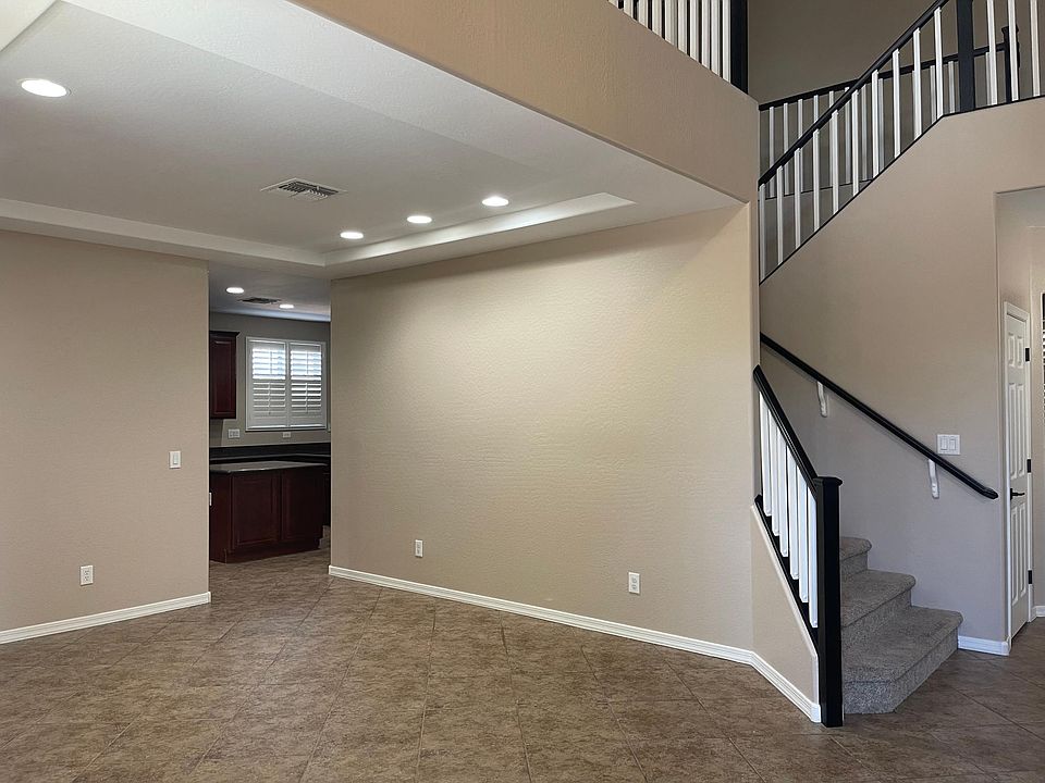 1st image of 15658 W Glenrosa Ave