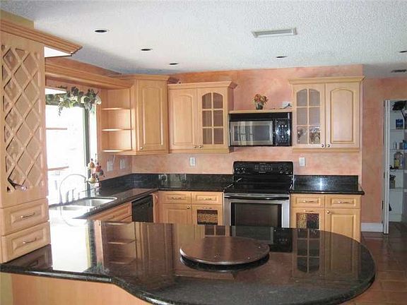 3rd image of 10046 NW 6th St