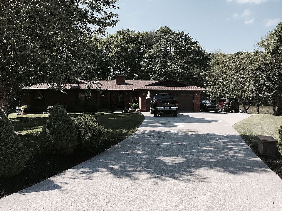 2nd image of 3703 Rivertrace Ln