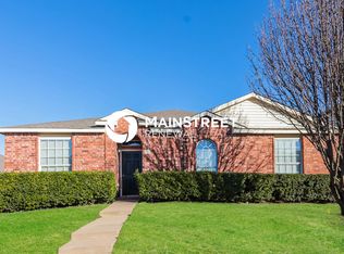 733 Courson Dr, Desoto, TX 75115