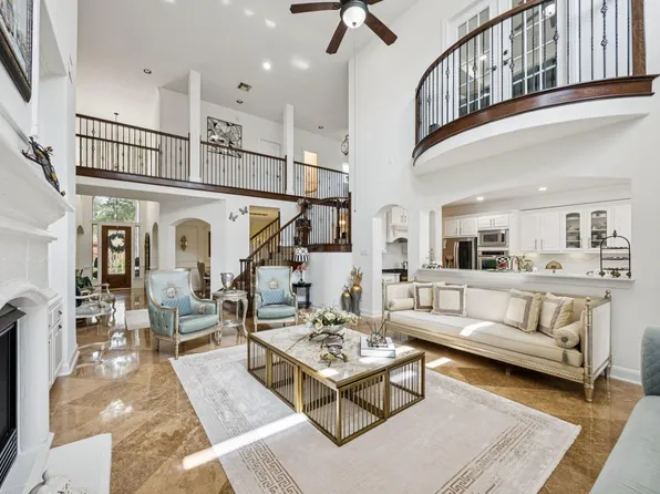 934 Poydras St, Sugar Land, TX 77498
