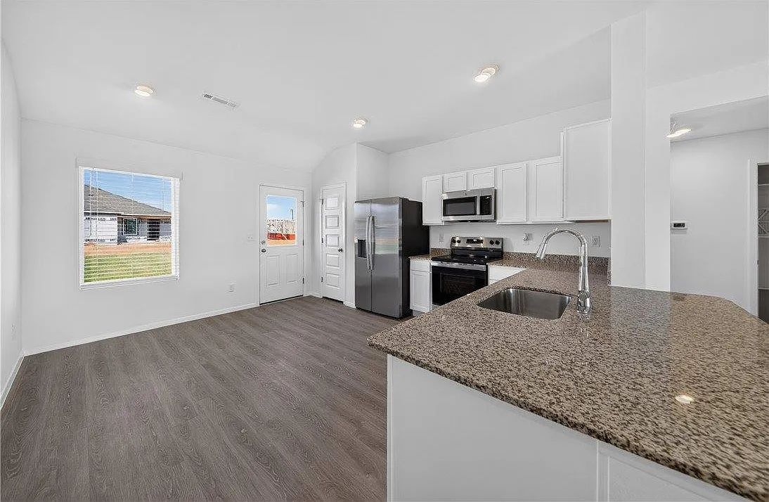 4 bed, 1487 sqft, $1,650 — Photo 4
