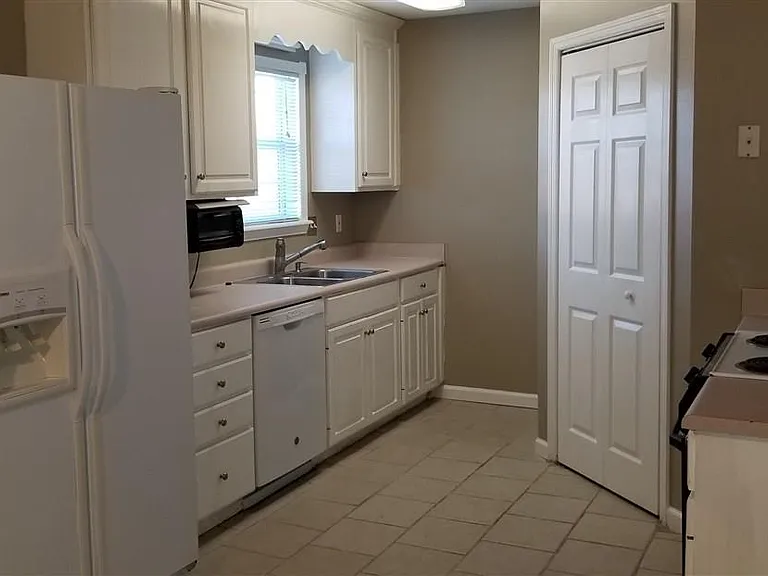 100 Wynfield Ln — Photo 4