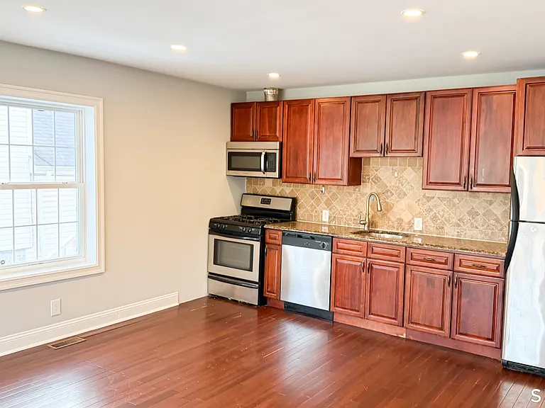 271 Seaside Ave #A — Photo 6
