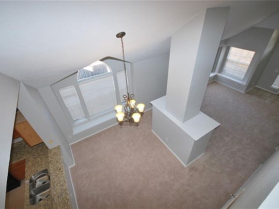 2nd image of 2209 Oleander Way