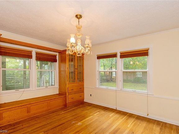 5th image of 3076 Chelsea Dr