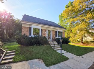 9910 Kingsbridge Dr, Fairfax, VA 22031