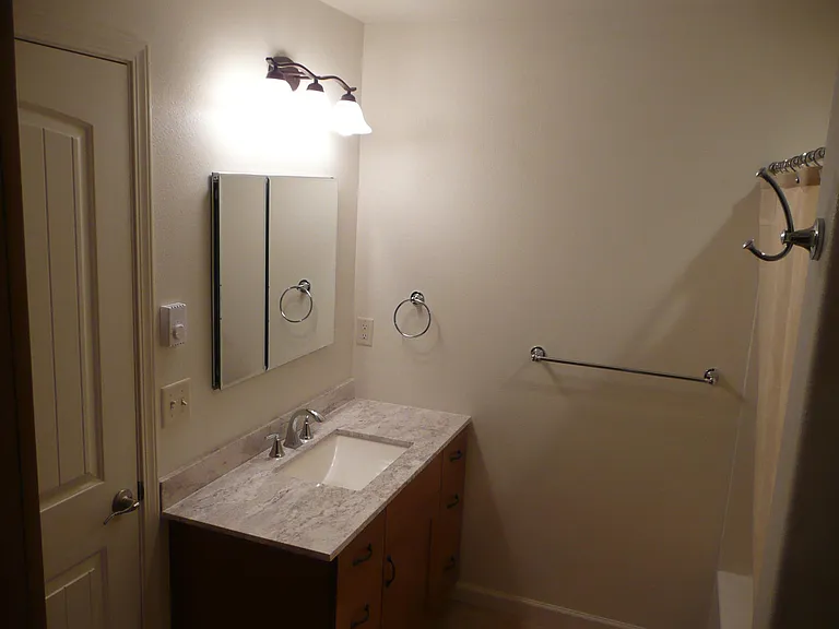 204 W Putman St — Photo 5