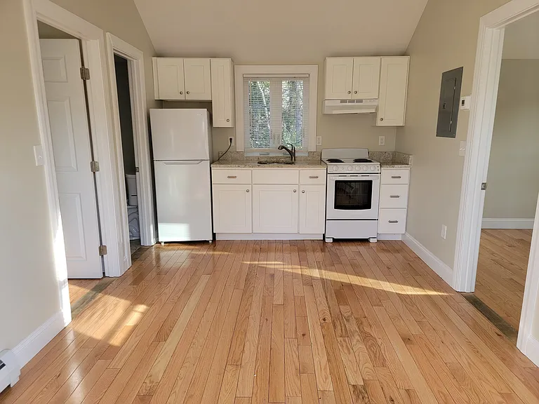 182 Sea St #5 — Photo 2