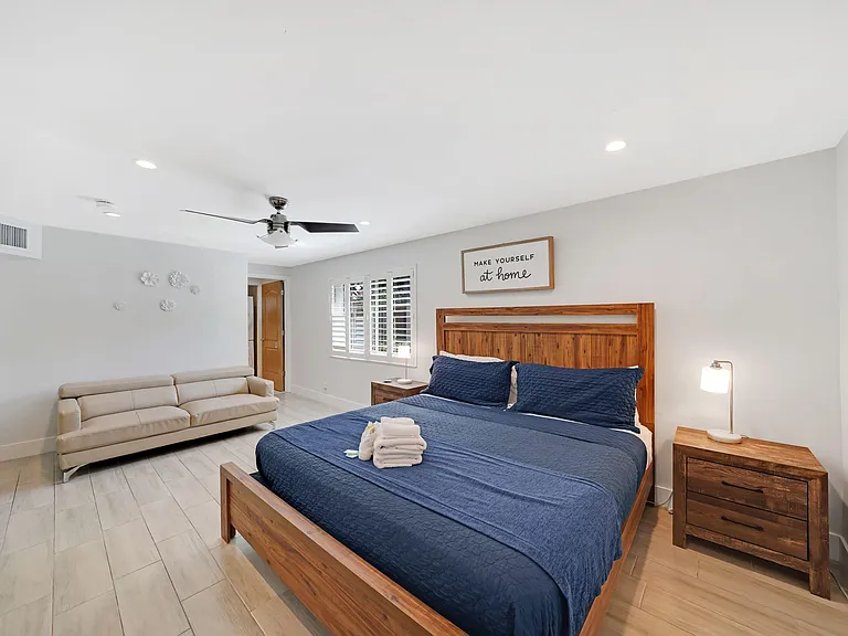 401 NW 21st Ct — Photo 31