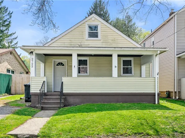 2722 Harbison St, Natrona Heights, PA 15065
