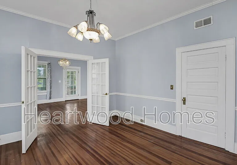 2417 Clark St #B — Photo 10