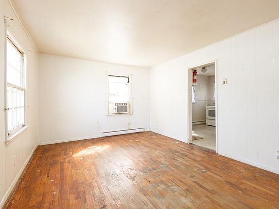 4th image of 1908 Woodside Dr