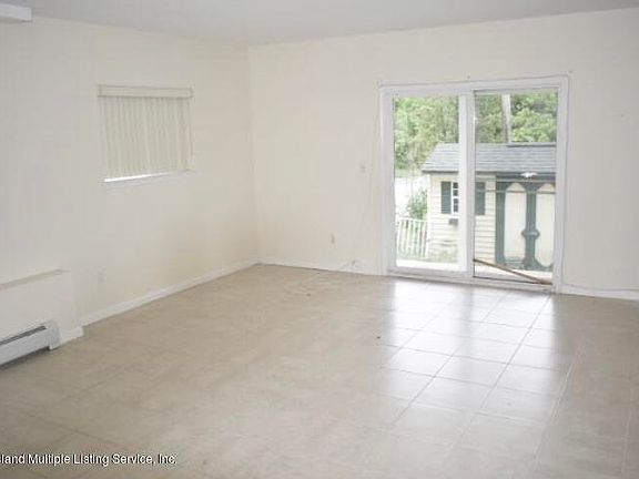 4th image of 98 Ambassador Ln