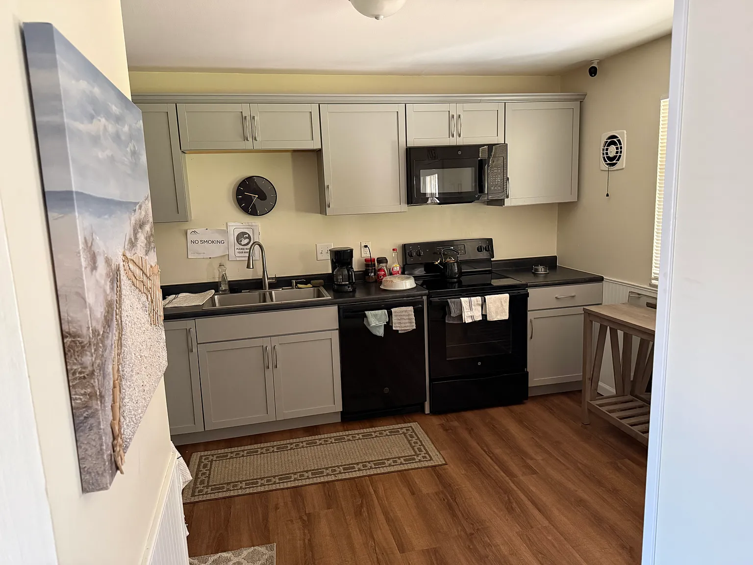 4 bed, 2.5 bath, 1026 sqft, $2,350 — Photo 3